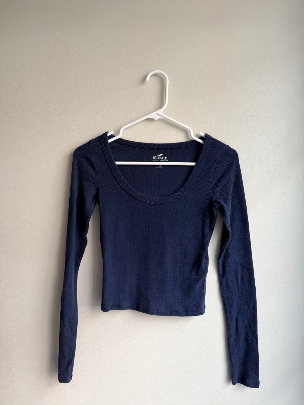 Hollister Navy Scoop-Neck Long Sleeve Top